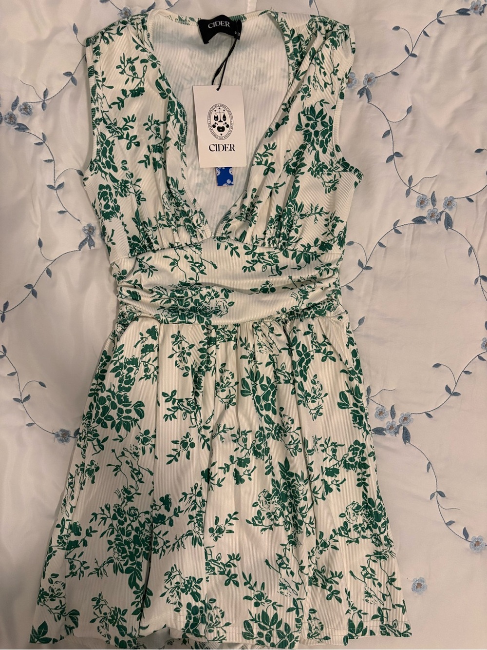Cider White Dress with Green Floral Print V-Neck